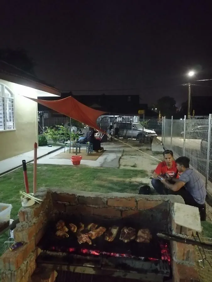 Holiday home Homestay Malinja Bandar Baru Uda Johor Bahru